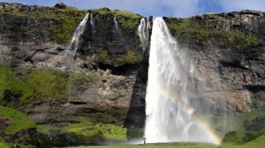 Island vás buď uchvátí, nebo na něj chcete co nejdřív zapomenout