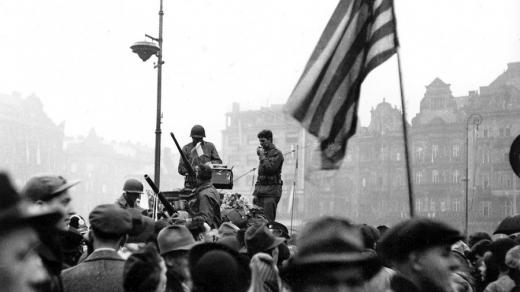 Archivní snímek z osvobození Plzně americkou armádou v roce 1945
